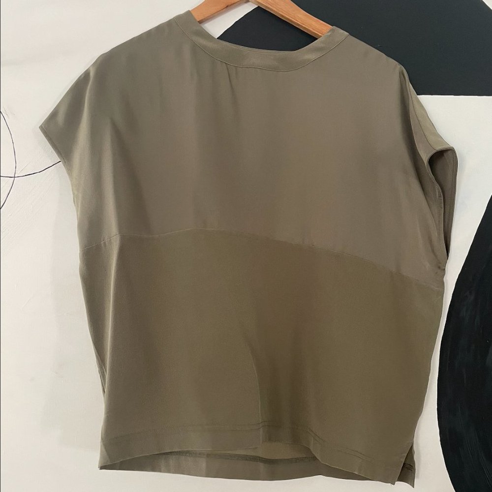 Grana 100% Silk Drop Shoulder Olive Top